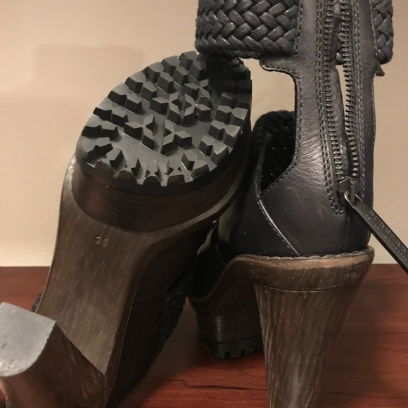 Burberry Braided Strap Platform Sandals - Picture 4 of 7